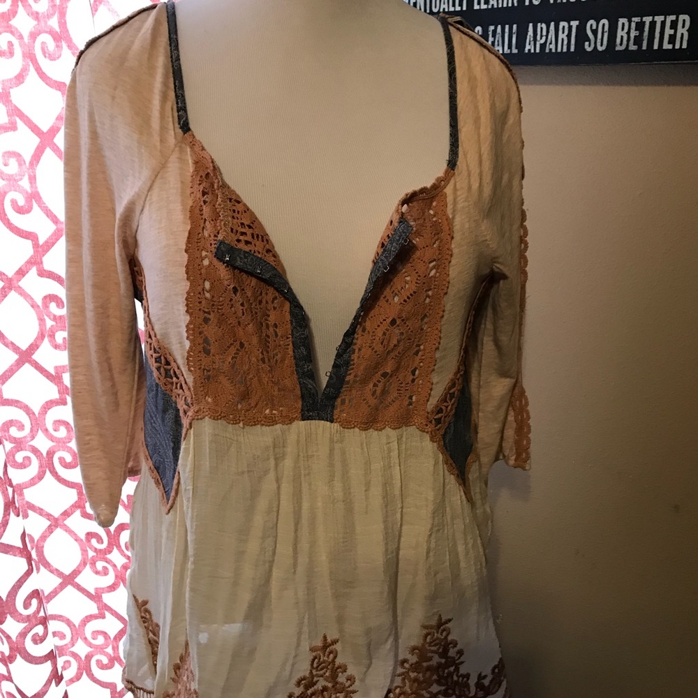 gimmicks by BKE Blouse NWOT